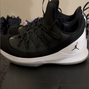 Jordan ultra fly  2 Black/White